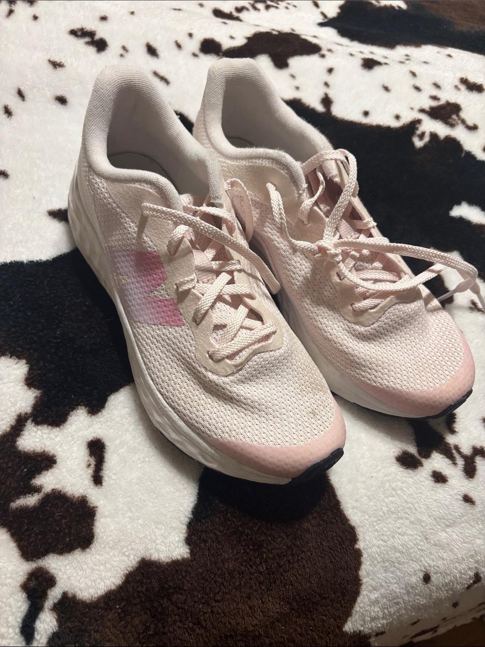 Girls new balance. Soze 5.5